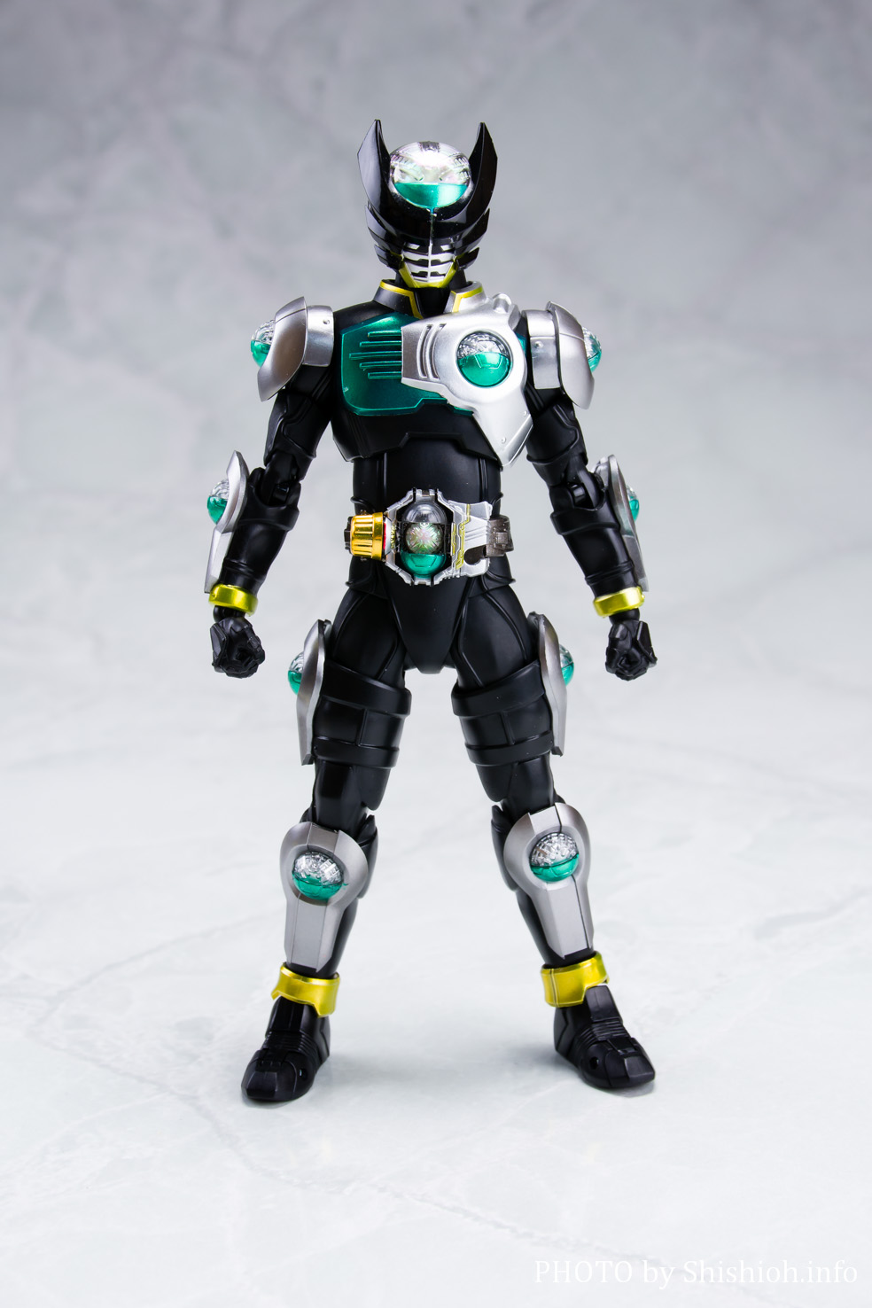 レビュー】S.H.Figuarts（真骨彫製法） 仮面ライダーバース