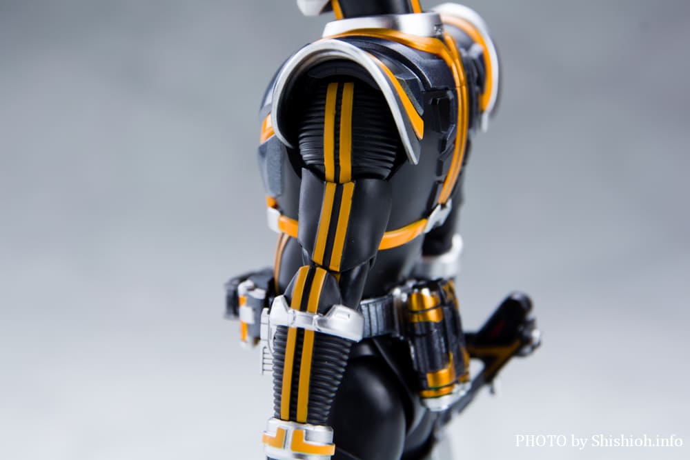 S.H.Figuarts�i�^�������@�j ���ʃ��C�_�[�J�C�U