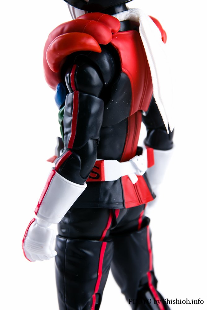 S.H.Figuartsi^@j ʃC_[XgK[