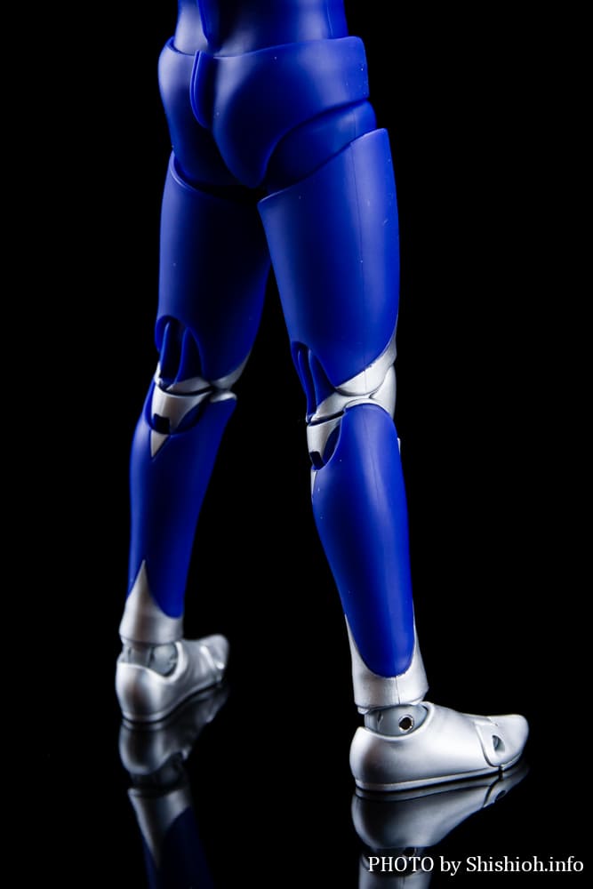 S.H.Figuarts�i�^�������@�j �E���g���}���e�B�K �X�J�C�^�C�v