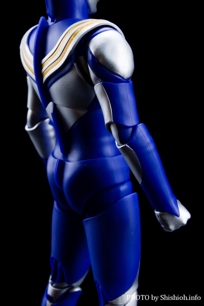 S.H.Figuarts�i�^�������@�j �E���g���}���e�B�K �X�J�C�^�C�v