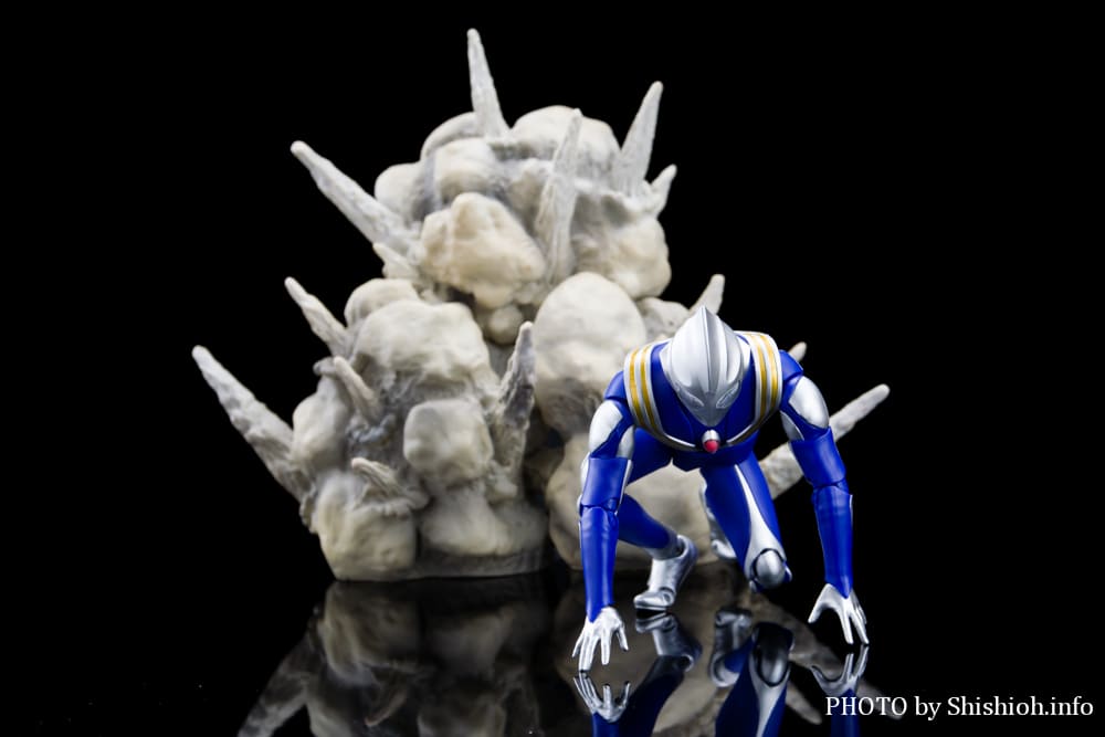 S.H.Figuarts�i�^�������@�j �E���g���}���e�B�K �X�J�C�^�C�v