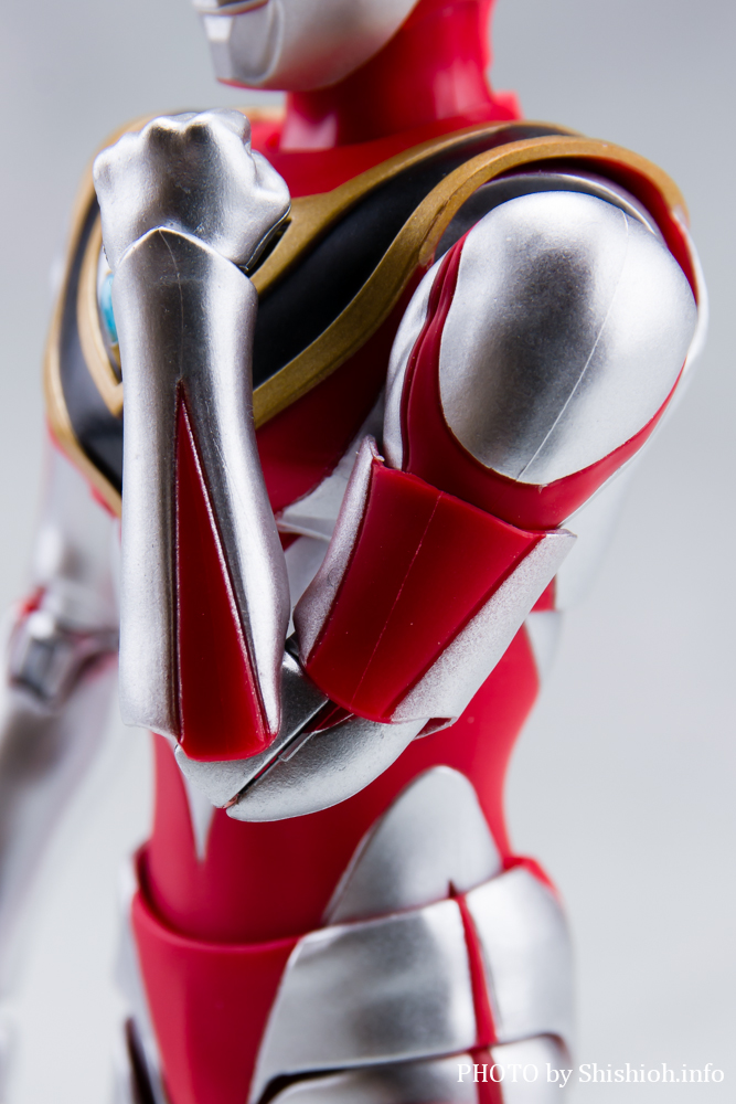 S.H.Figuartsi^@j Eg}KCAiV2j