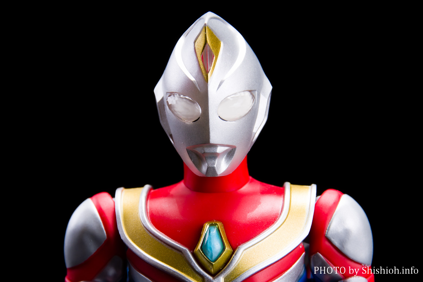 即出荷 S.H.フィギュアーツ 真骨彫製法 ウルトラマンダイナ フラッシュ