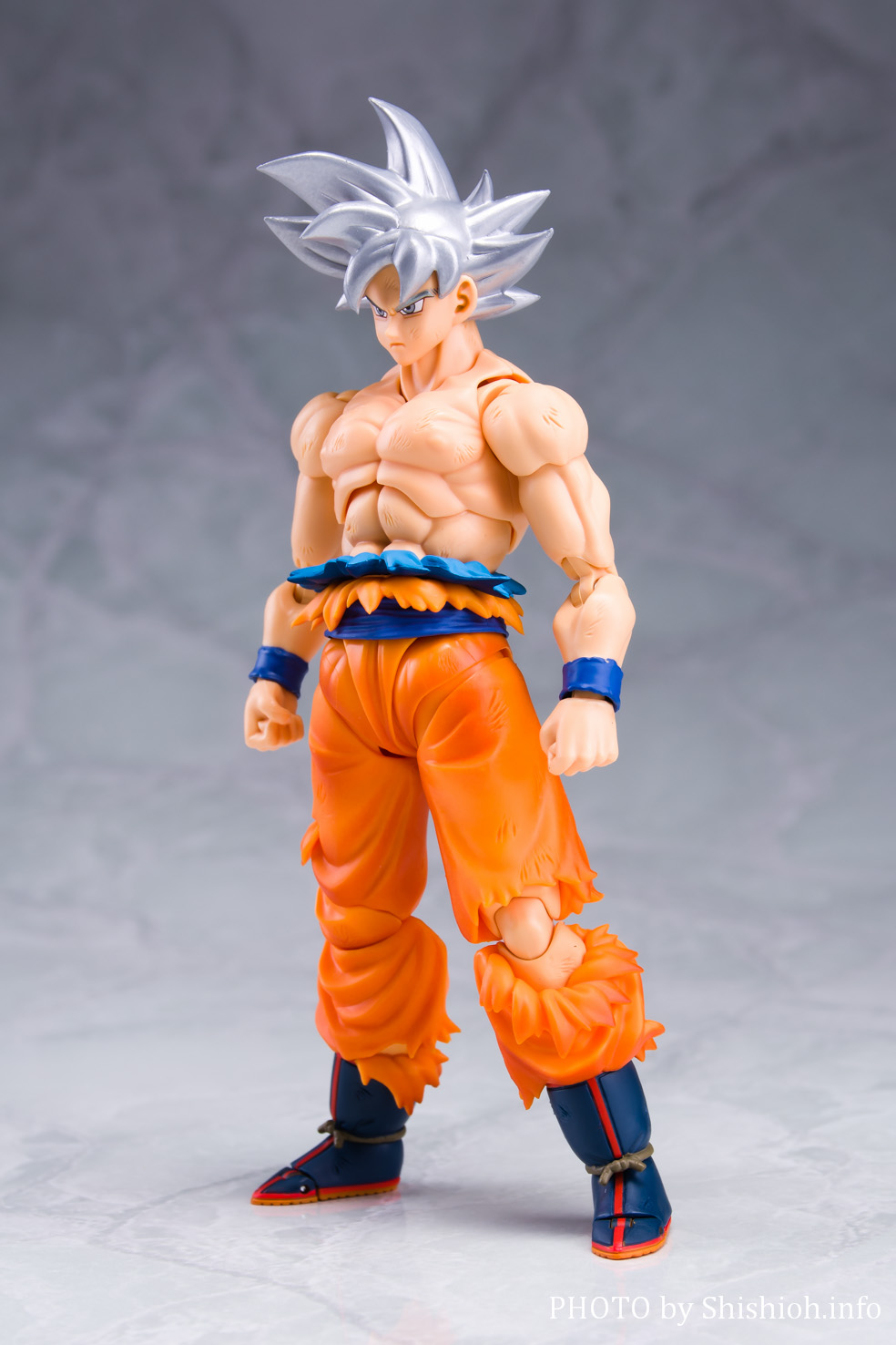 新品】S.H.Figuarts 孫悟空 身勝手の極意“兆” ドラゴンボール-