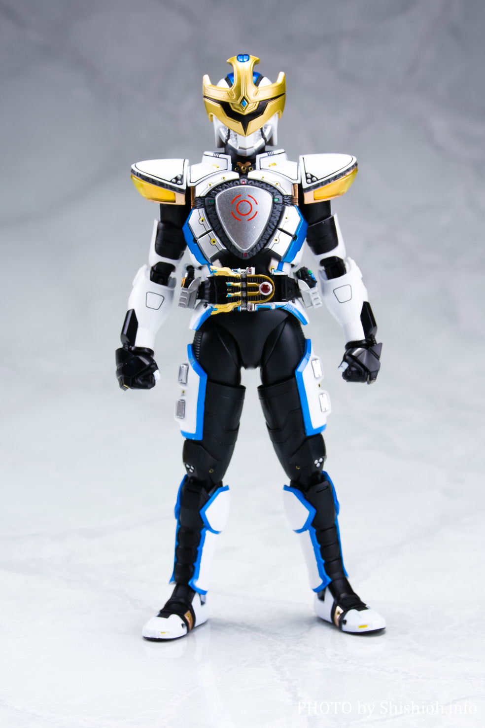 レビュー】 S.H.Figuarts（真骨彫製法） 仮面ライダーイクサ セーブ