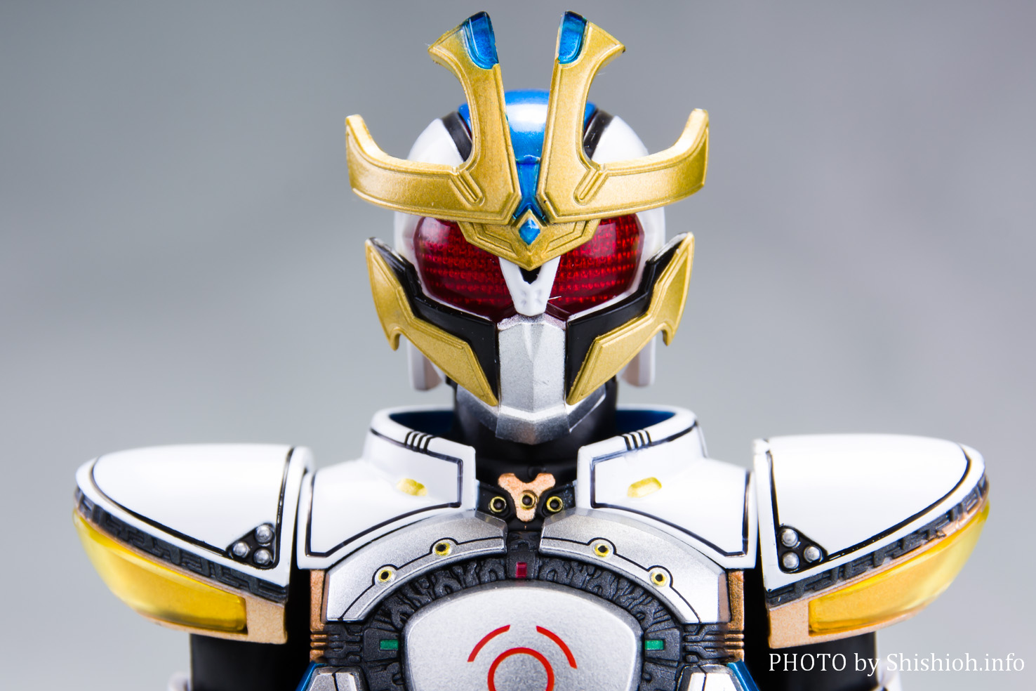 レビュー】 S.H.Figuarts（真骨彫製法） 仮面ライダーイクサ セーブ 