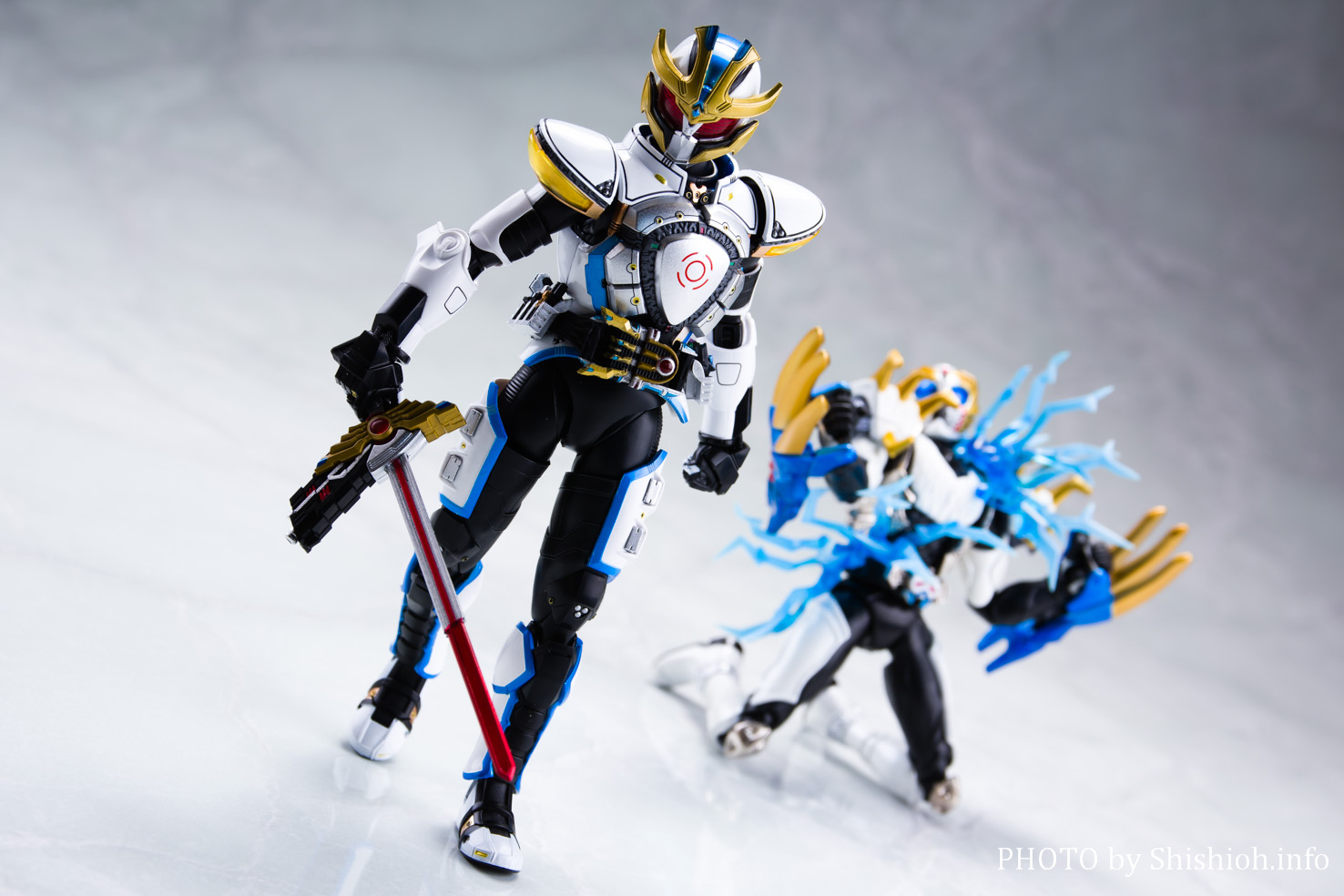 レビュー】 S.H.Figuarts（真骨彫製法） 仮面ライダーイクサ セーブ