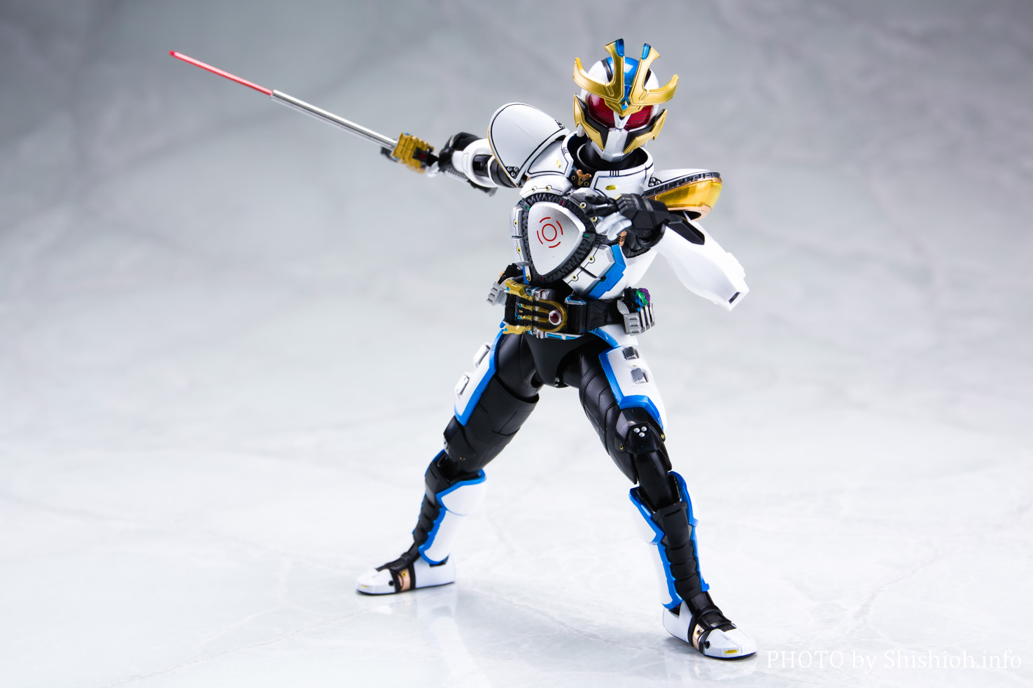 レビュー】 S.H.Figuarts（真骨彫製法） 仮面ライダーイクサ セーブ 