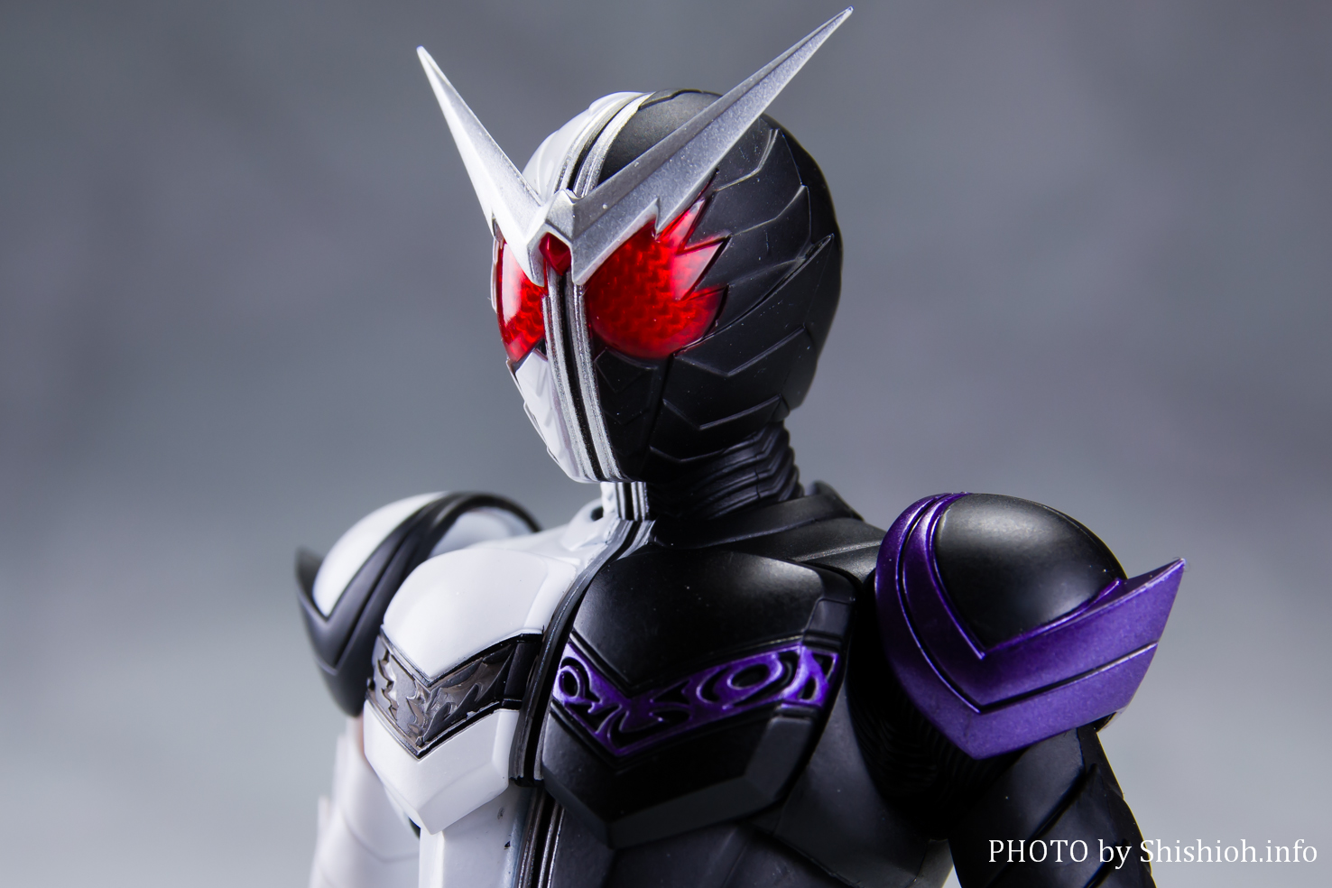 【レビュー】S.H.Figuarts（真骨彫製法） 仮面ライダーW ファングジョーカー