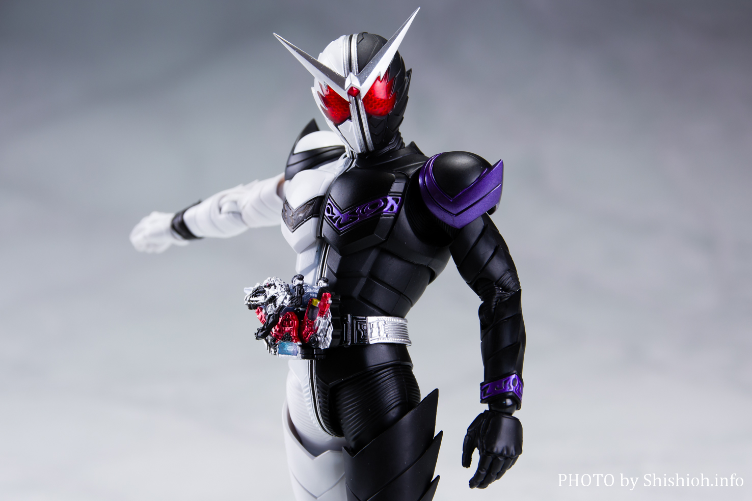 S.H.Figuarts（真骨彫製法） 仮面ライダーW ファングジョーカー-