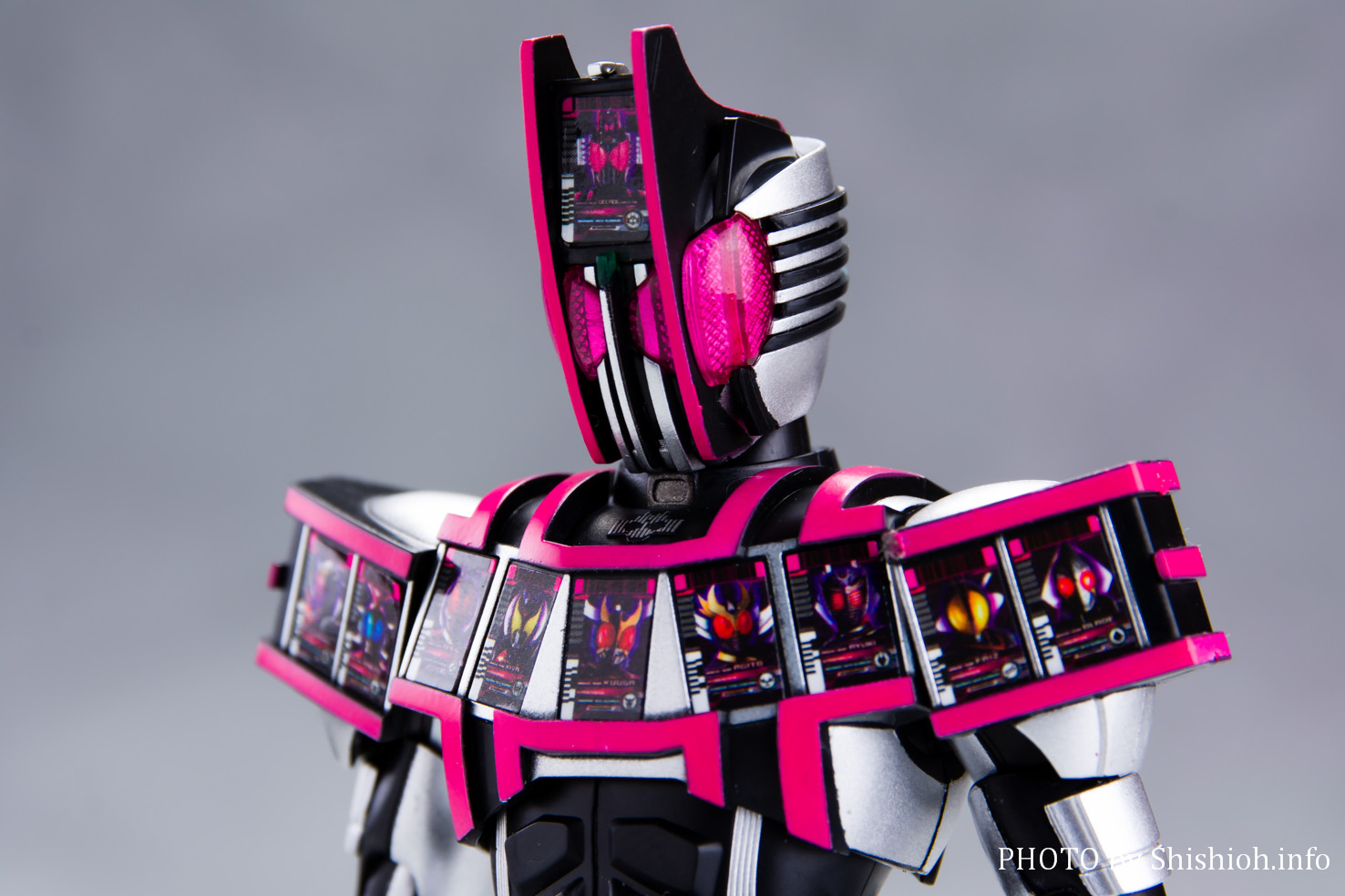 S.H.Figuarts 真骨頂 仮面ライダーディケイド・コンプリートフォーム