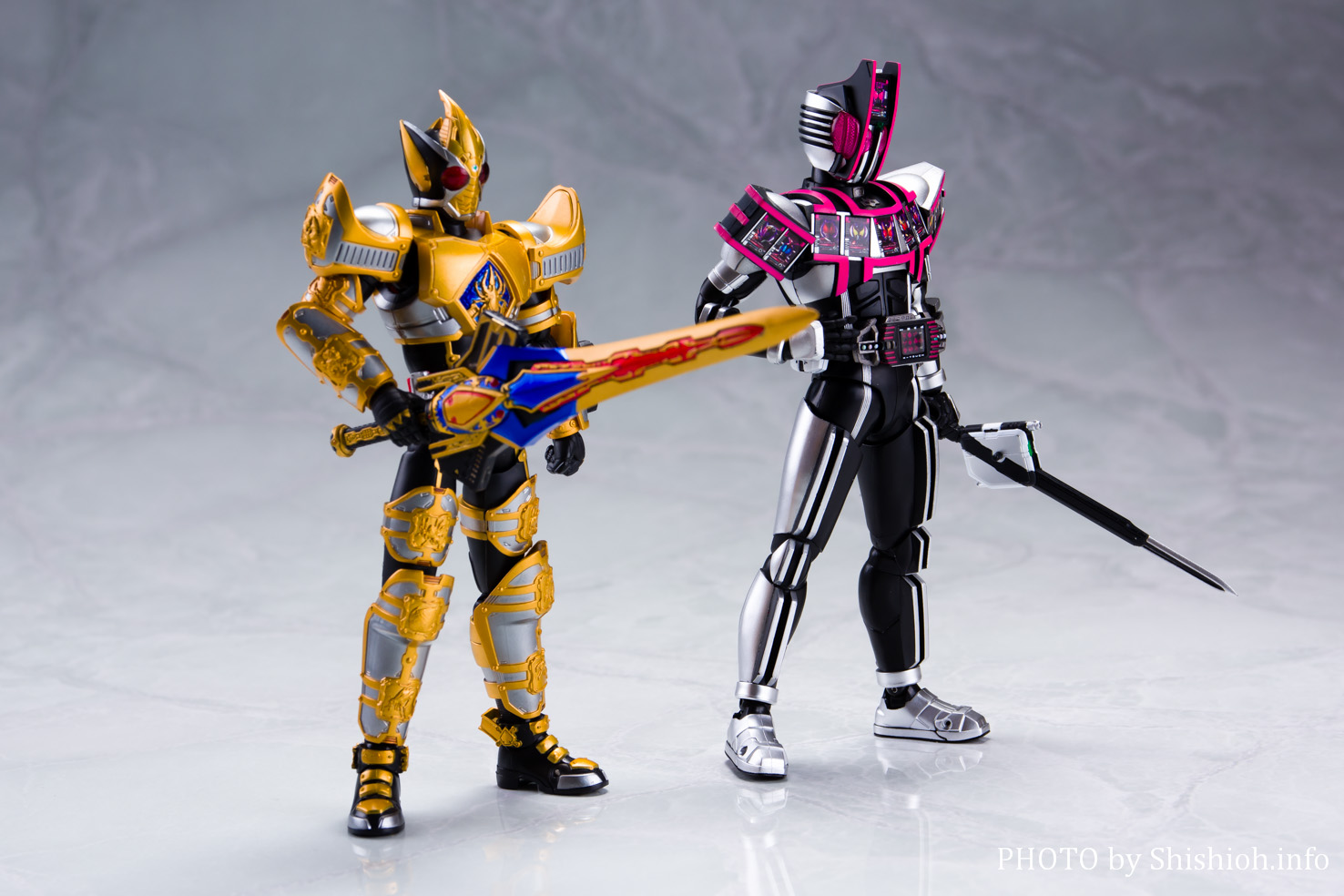 S H.Figuarts 仮面ライダーディケイド コンプリートフォーム - 特撮