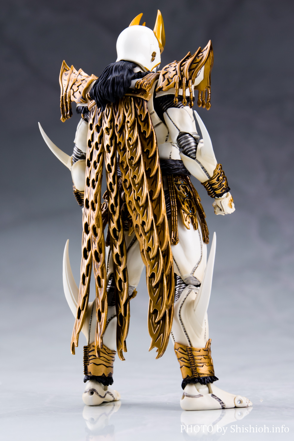 限定価格セール！】 S.H.Figuarts真骨彫製法 仮面ライダークウガ ン 