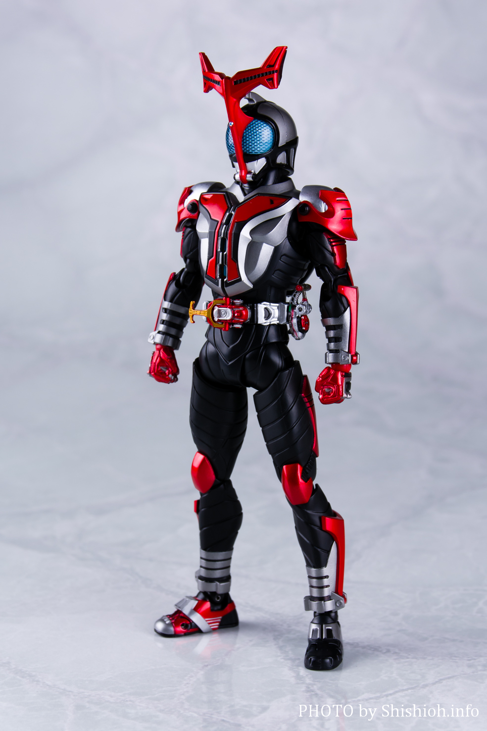 S.H.Figuarts 真骨彫製法 仮面ライダーカブト ハイパーフォーム 新品-
