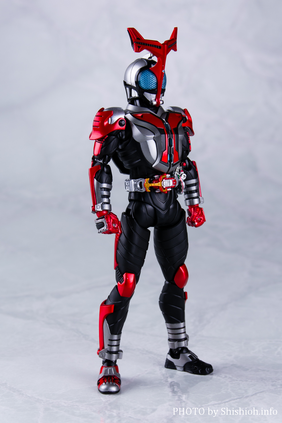 レビュー】S.H.Figuarts（真骨彫製法） 仮面ライダーカブト ハイパーフォーム