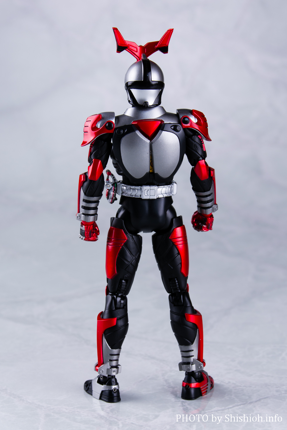 レビュー】S.H.Figuarts（真骨彫製法） 仮面ライダーカブト ハイパー 