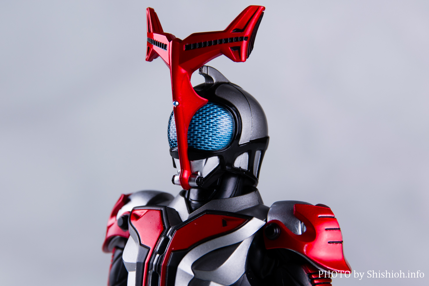 レビュー】S.H.Figuarts（真骨彫製法） 仮面ライダーカブト