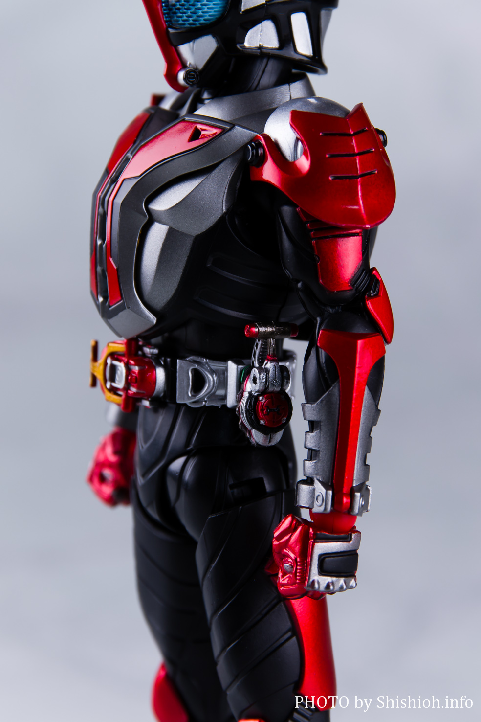 三月七日まで】S.H.Figuarts真骨頂仮面ライダーカブトハイパーフォーム