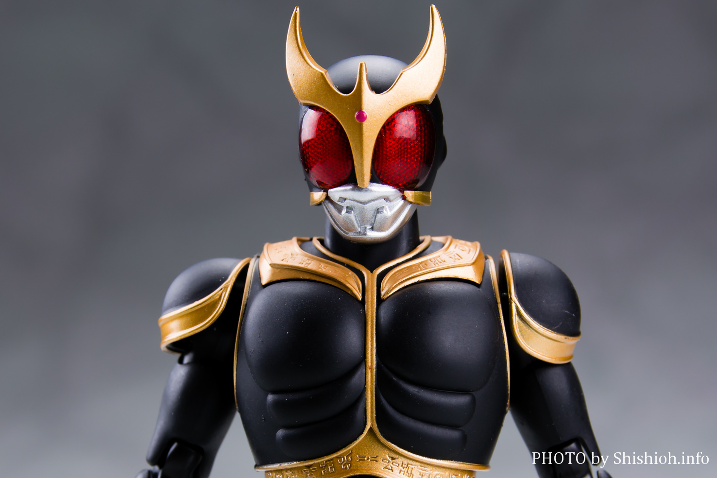 フィギュアSHフィギュアーツ 真骨彫 仮面ライダークウガアメイジングマイティ