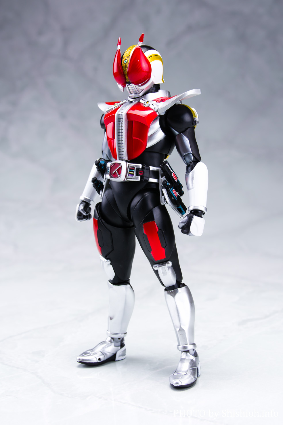 BANDAI - S.H.F.（真骨彫製法） 仮面ライダー電王 ロッドフォーム