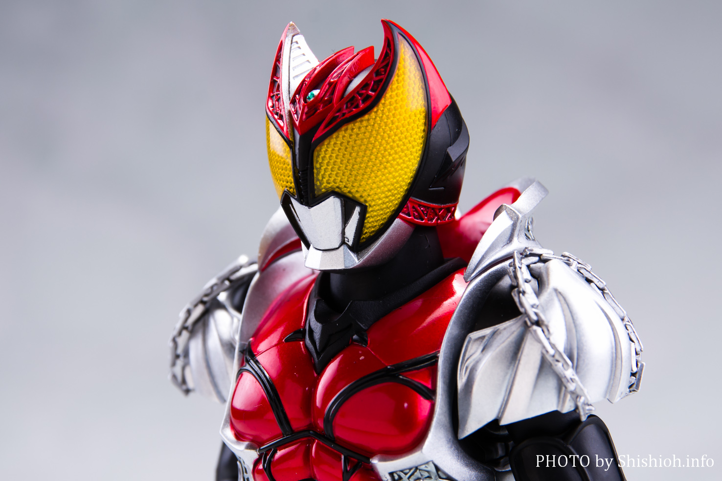 SH Figuarts 真骨彫製法 仮面ライダーキバ キバフォーム-