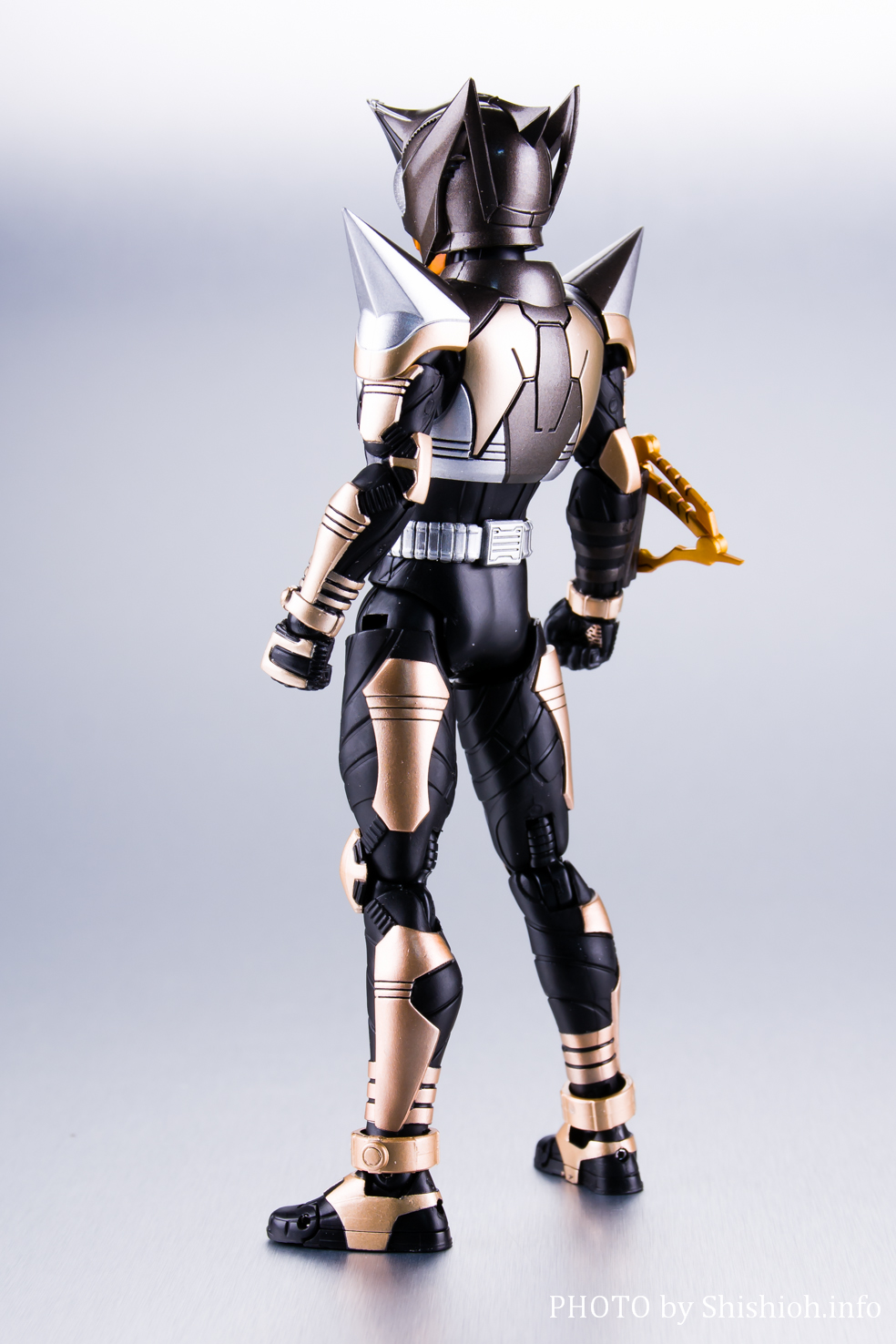 レビュー】S.H.Figuarts（真骨彫製法） 仮面ライダーパンチホッパー