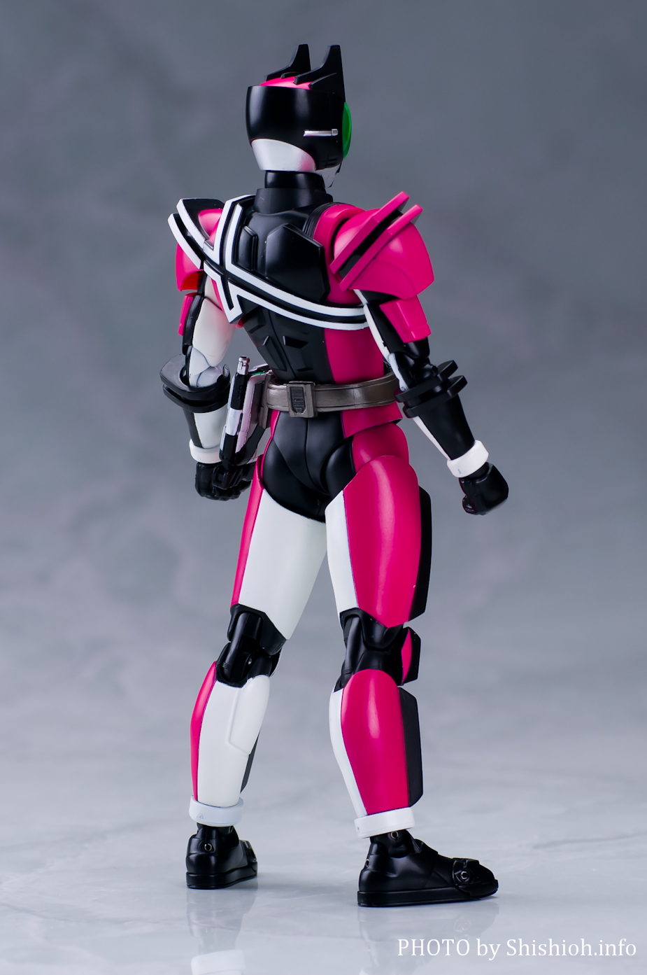 S.H.Figuarts(真骨彫製法)仮面ライダーディケイド
