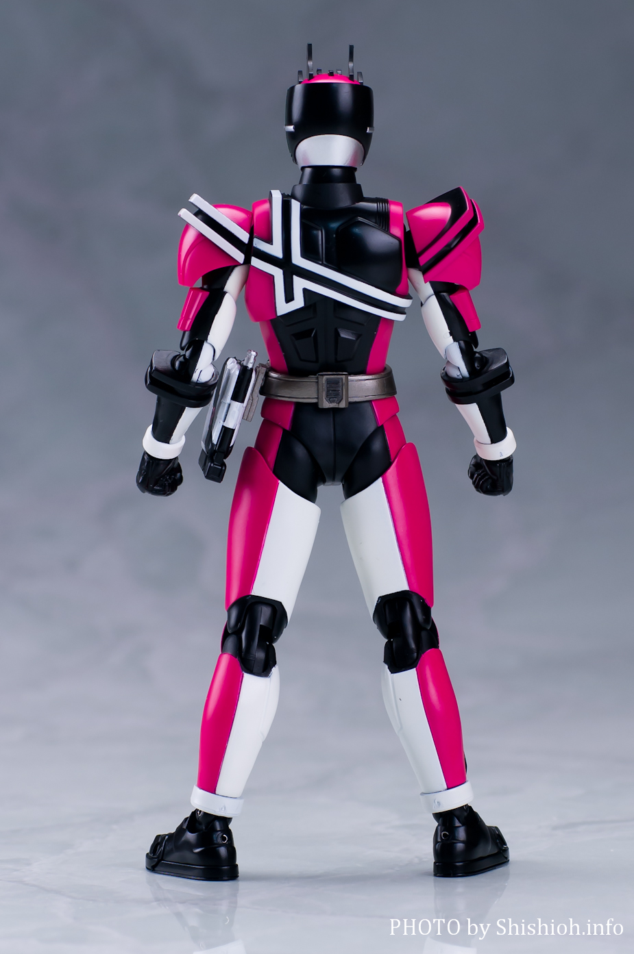 S.H.Figuarts(真骨彫製法)仮面ライダーディケイド