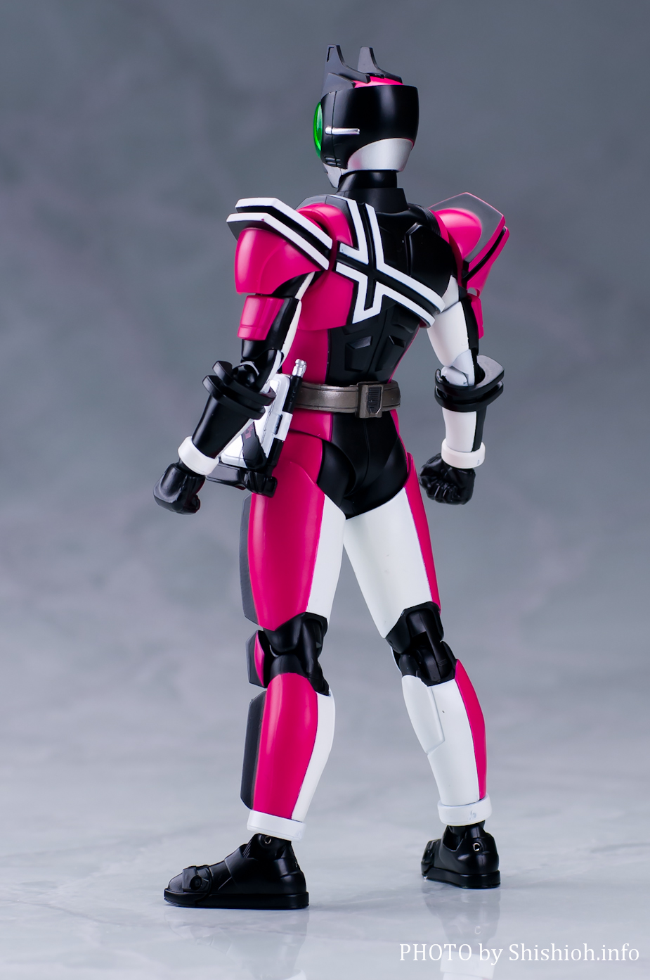 S.H.Figuarts(真骨彫製法)仮面ライダーディケイド