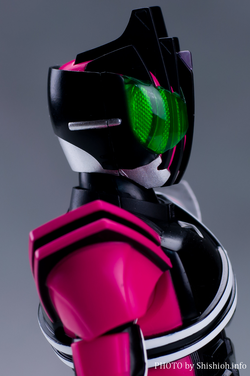 S.H.Figuarts(真骨彫製法)仮面ライダーディケイド