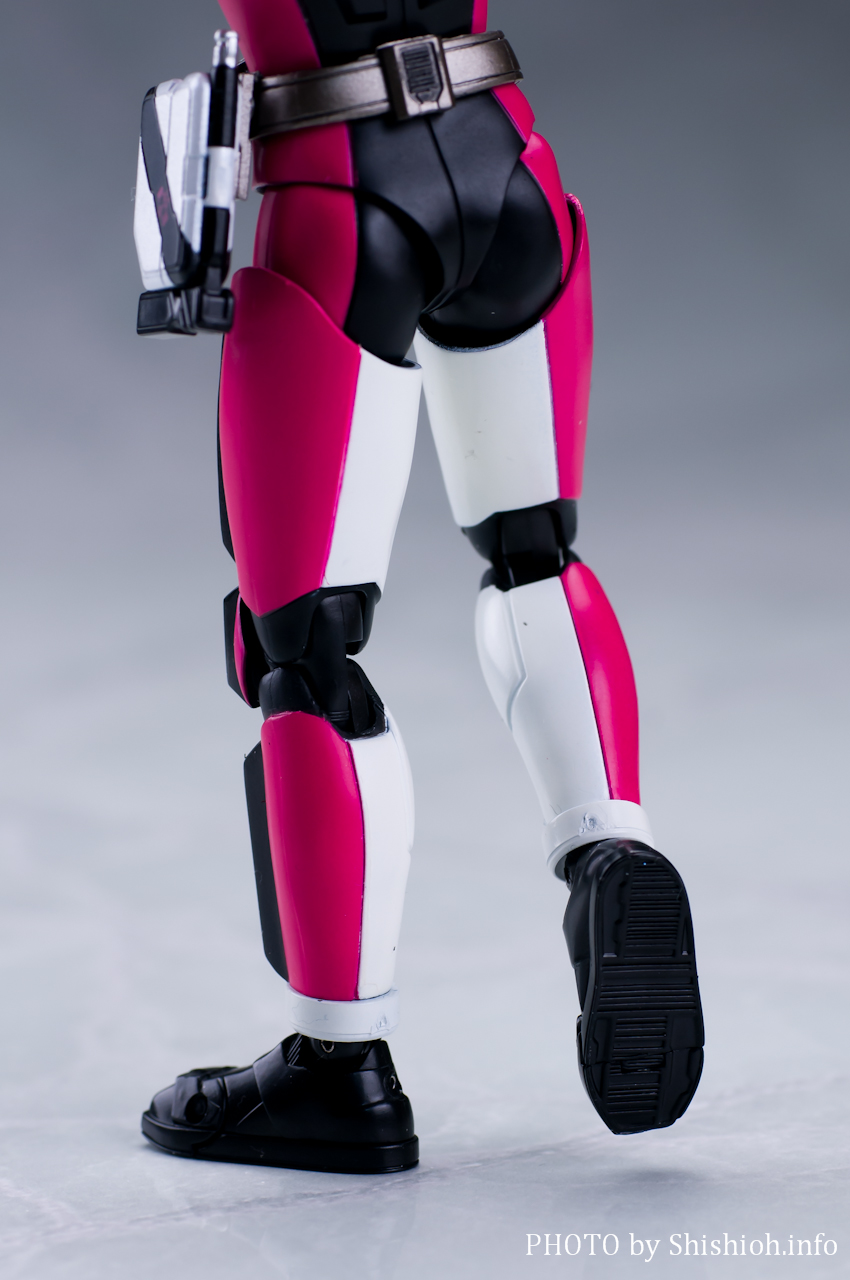 S.H.Figuarts(真骨彫製法)仮面ライダーディケイド