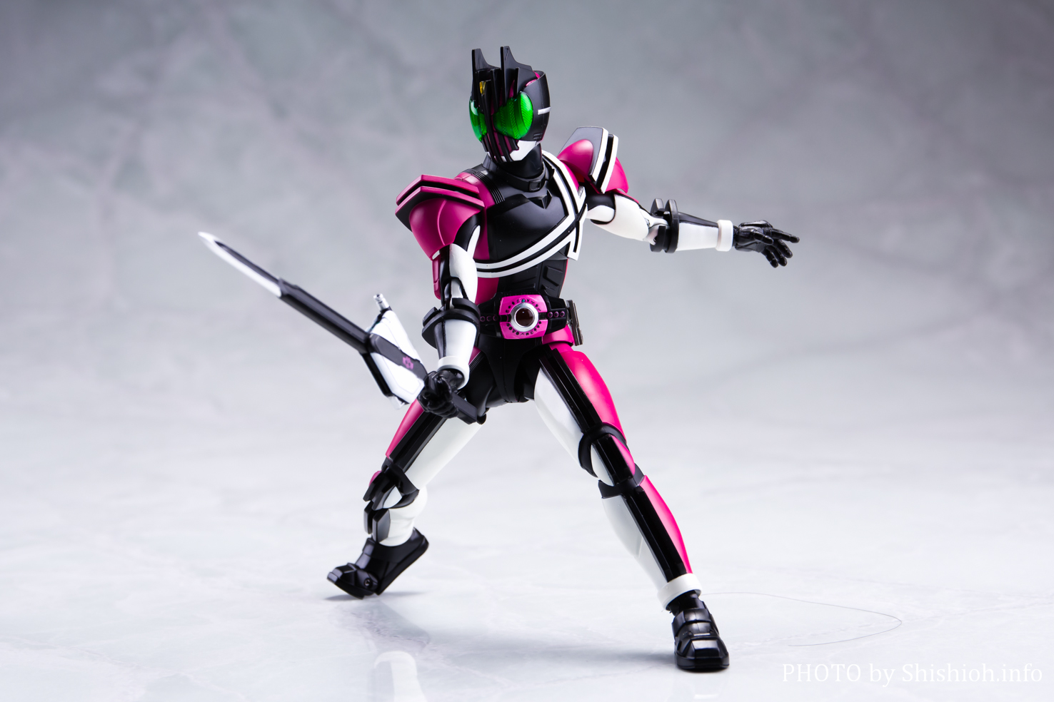 レビュー】 S.H.Figuarts（真骨彫製法） 仮面ライダーディケイド（ネオ 