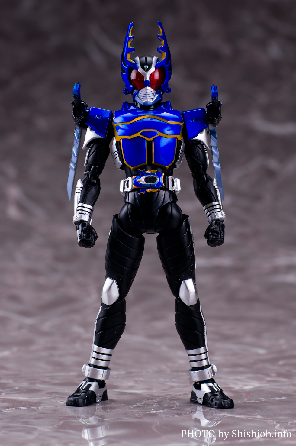 S.H.Figuarts（真骨彫製法） 仮面ライダーガタック ライダーフォーム-