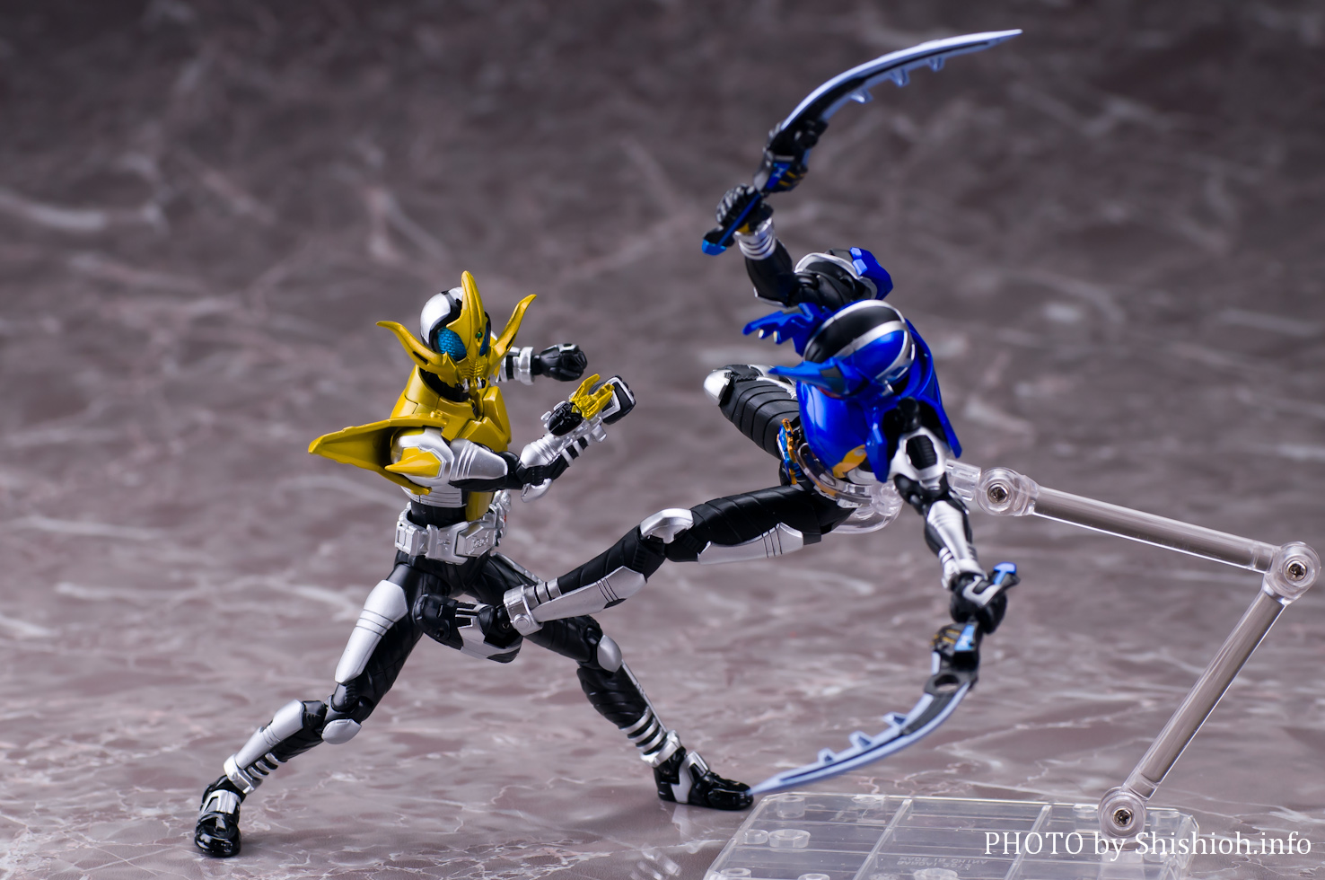 レビュー】S.H.Figuarts（真骨彫製法）仮面ライダーガタック ライダー ...