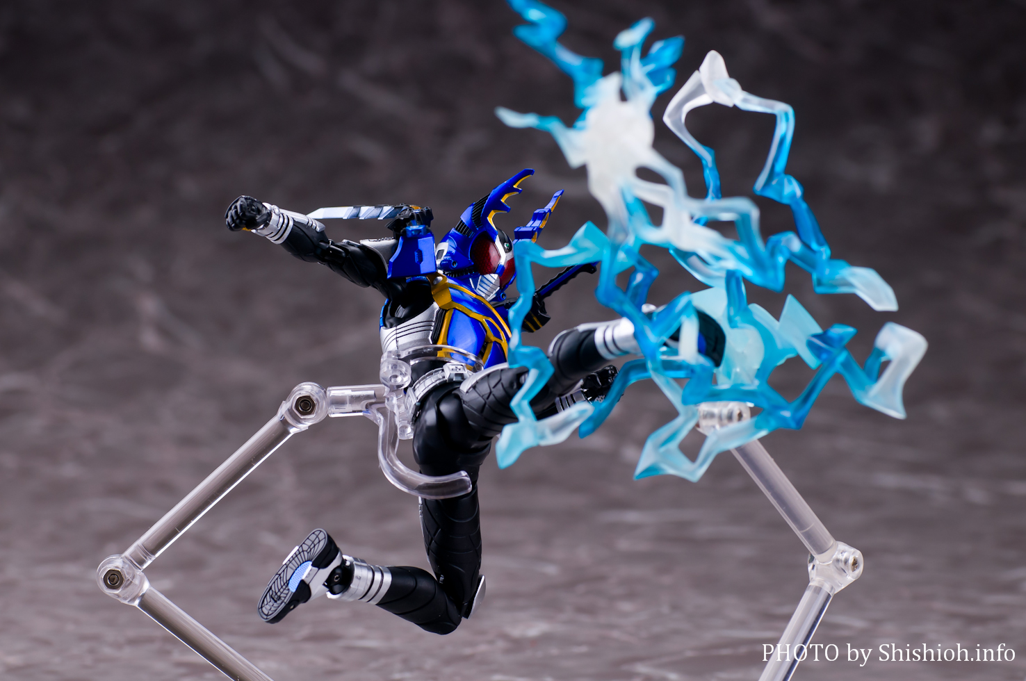 S.H.Figuarts(真骨彫製法) 仮面ライダーガタック ライダーフォーム