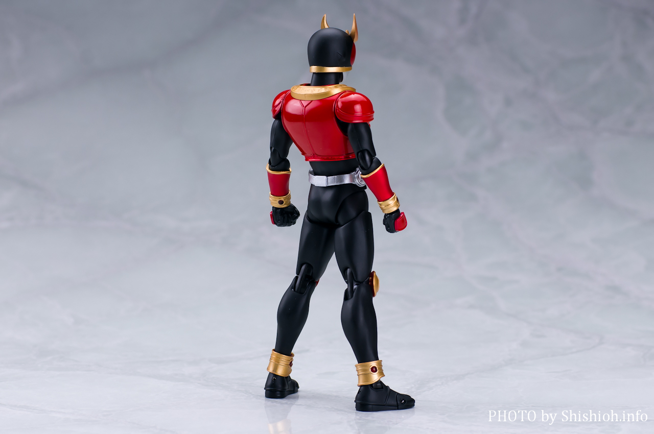 S.H.Figuarts (真骨彫製法) 仮面ライダークウガ マイティフォーム