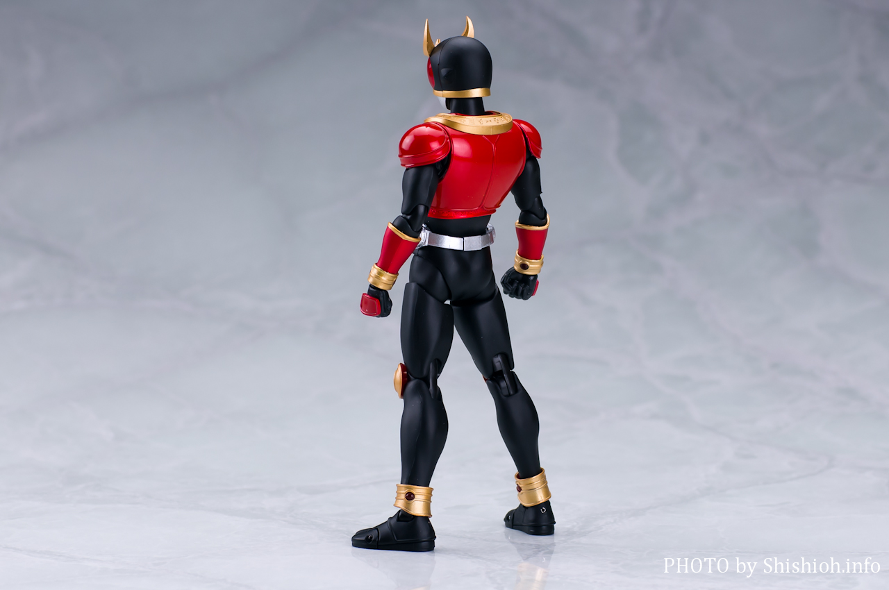 S.H.Figuarts (真骨彫製法) 仮面ライダークウガ マイティフォーム