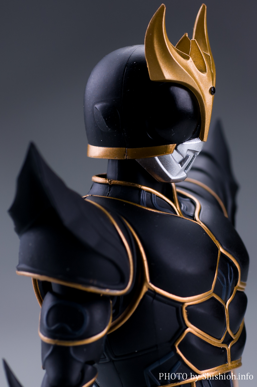 S.H.Figuarts(真骨彫製法) 仮面ライダークウガ アルティメットフォーム