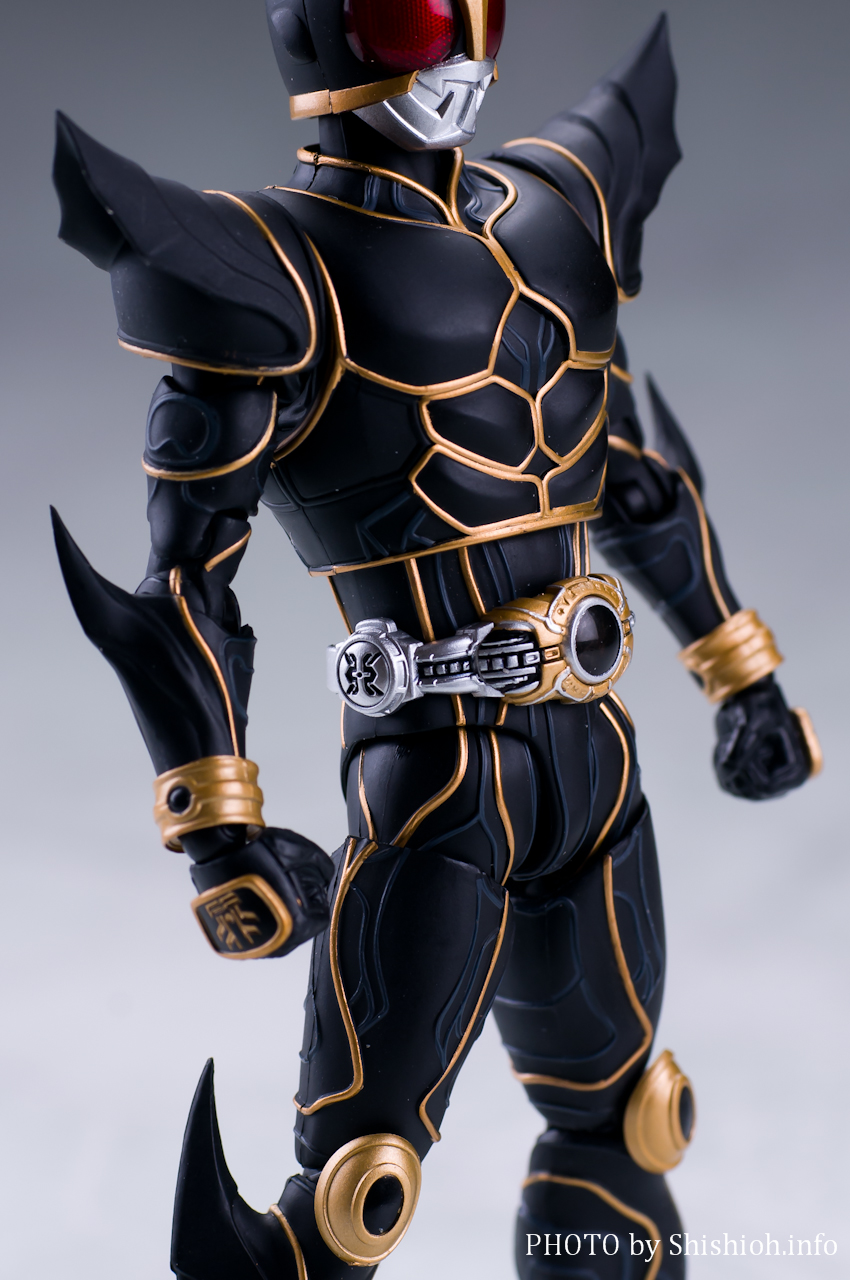 S.H.Figuarts(真骨彫製法) 仮面ライダークウガ アルティメットフォーム
