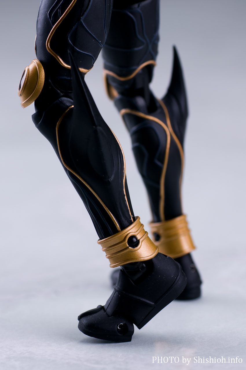 S.H.Figuarts(真骨彫製法) 仮面ライダークウガ アルティメットフォーム