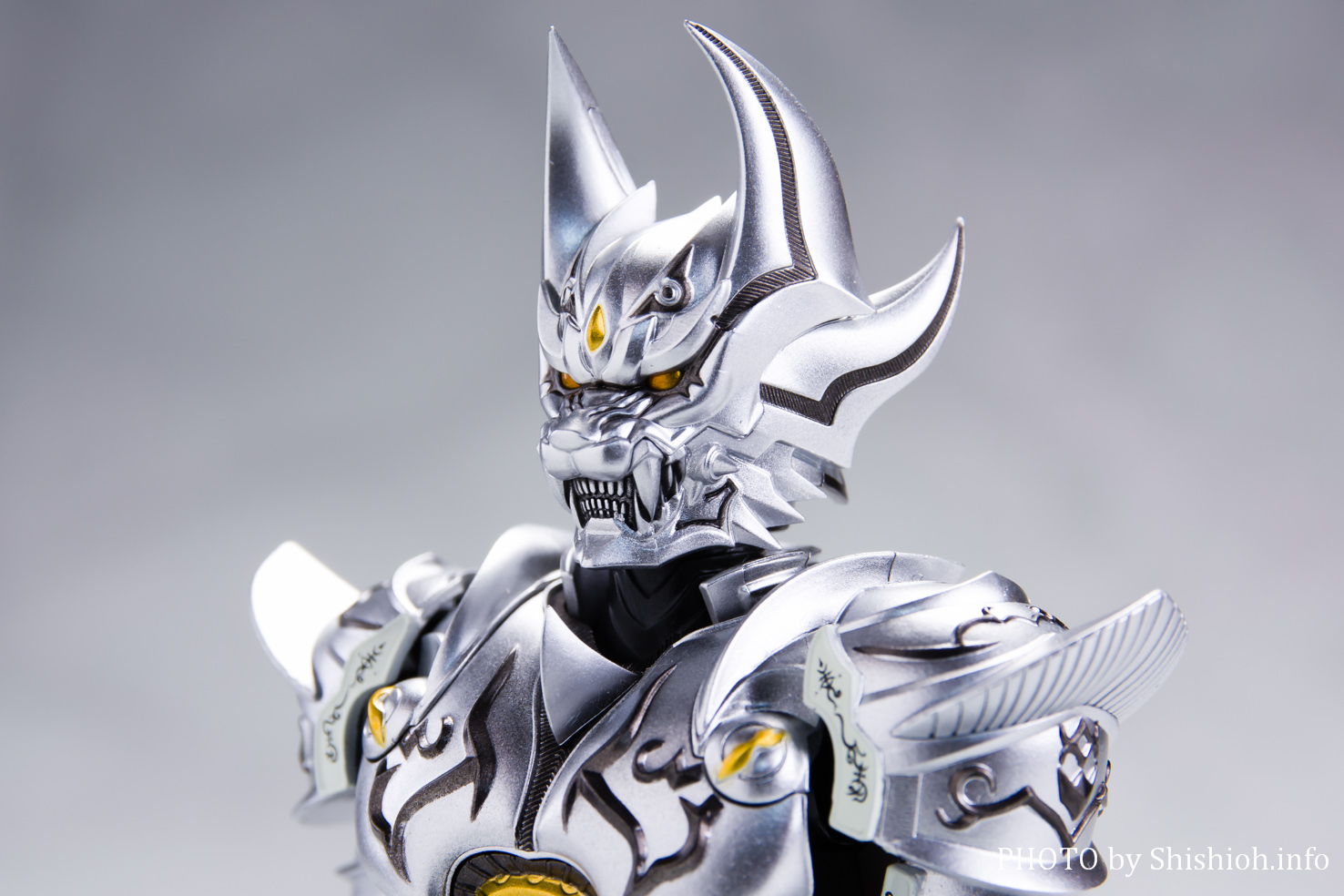 S.H.Figuarts (真骨彫製法) 銀牙騎士 ゼロ(魂ウェブ商店限定) (shin-