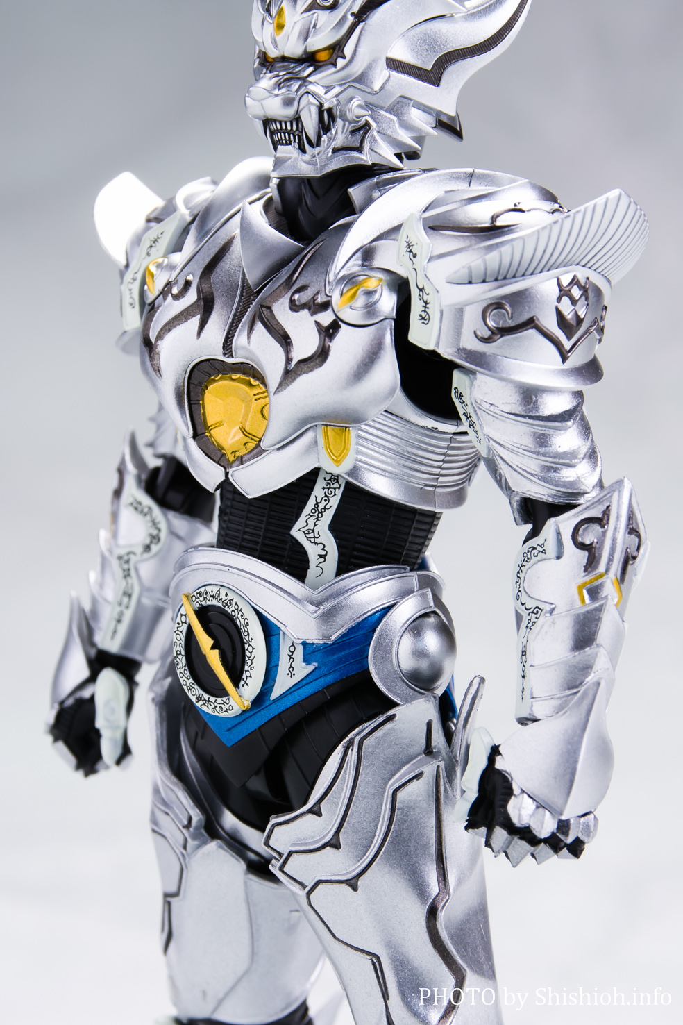 S.H.Figuarts (真骨彫製法) 銀牙騎士 ゼロ(魂ウェブ商店限定) (shin-