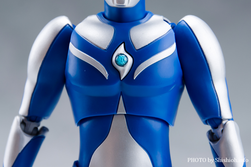 S.H.Figuarts ウルトラマンコスモス ルナモード