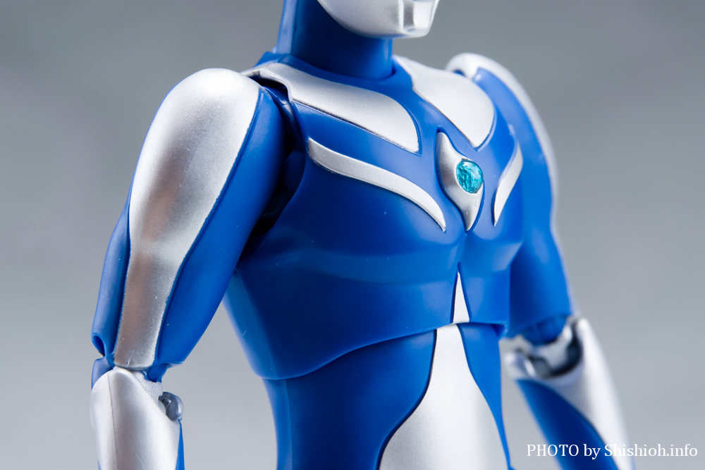 S.H.Figuarts ウルトラマンコスモス ルナモード