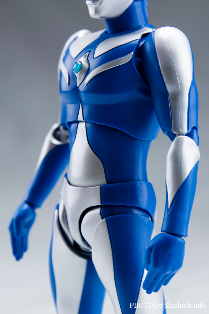 S.H.Figuarts ウルトラマンコスモス ルナモード