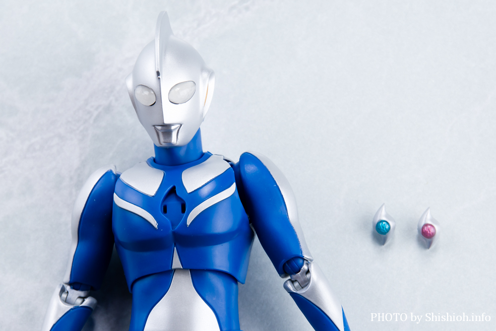S.H.Figuarts ウルトラマンコスモス ルナモード