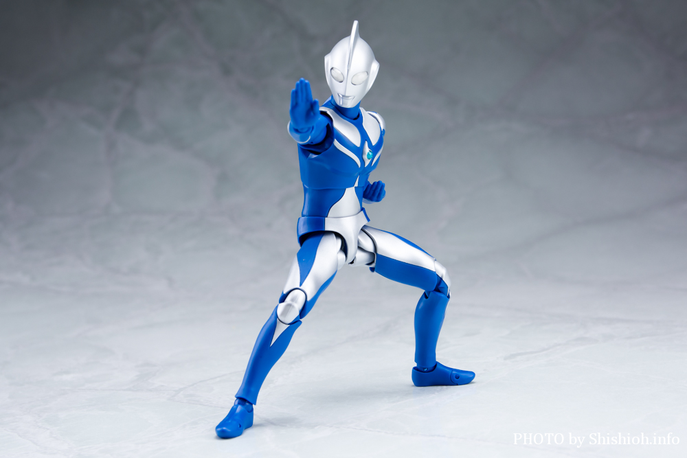 S.H.Figuarts ウルトラマンコスモス ルナモード