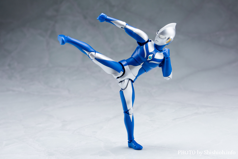 S.H.Figuarts ウルトラマンコスモス ルナモード