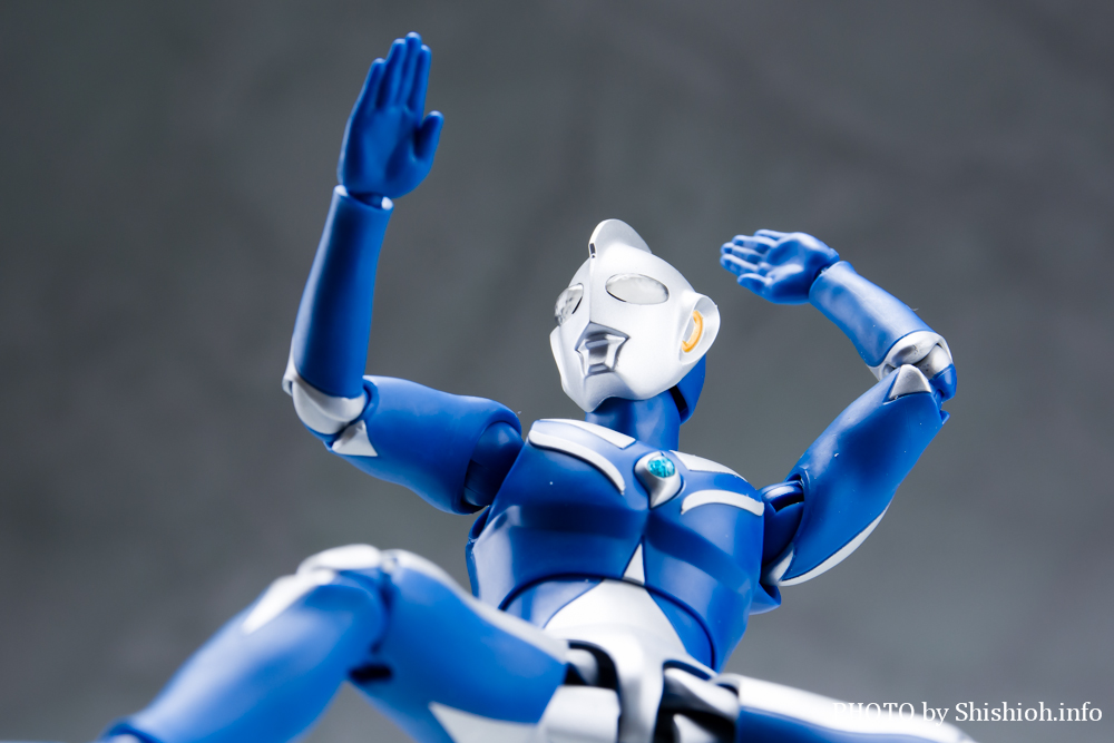 S.H.Figuarts ウルトラマンコスモス ルナモード